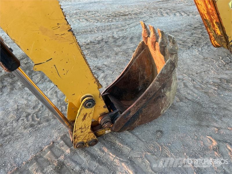 CAT 416F2 لوادر ذات جرافات عكسية