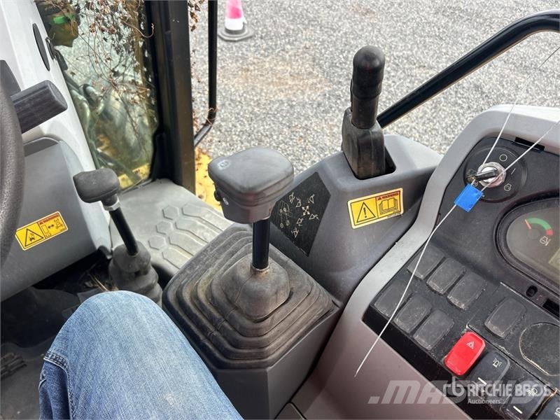 CAT 416F2 Kotrórakodók