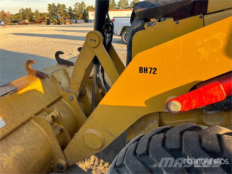 CAT 416F2 لوادر ذات جرافات عكسية
