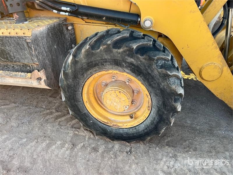 CAT 416F2 لوادر ذات جرافات عكسية