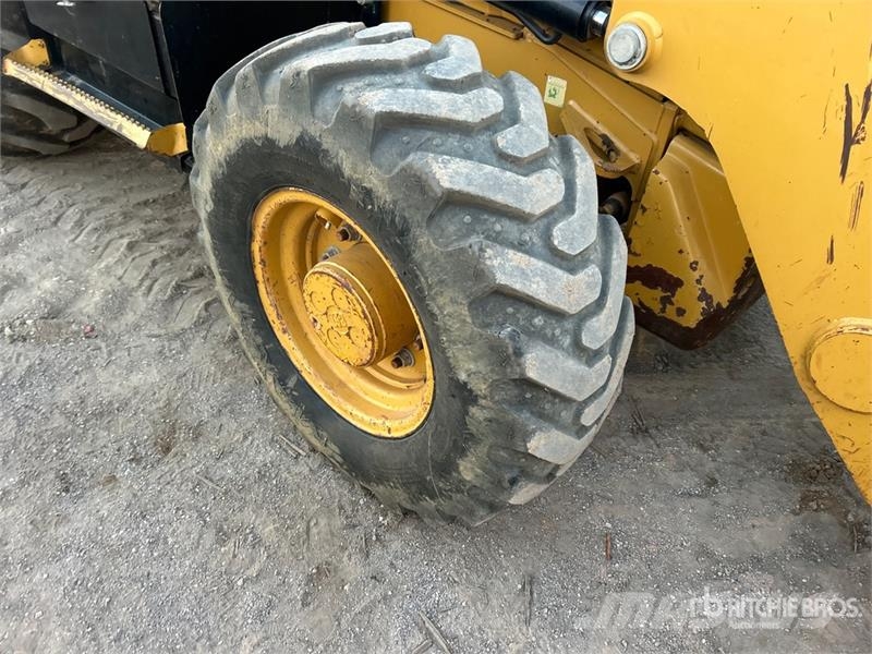 CAT 416F2 لوادر ذات جرافات عكسية