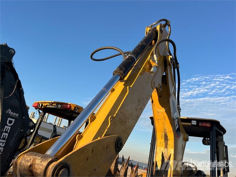 CAT 416F2 لوادر ذات جرافات عكسية