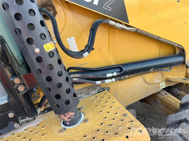 CAT 416F2 لوادر ذات جرافات عكسية