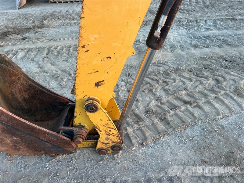 CAT 416F2 لوادر ذات جرافات عكسية