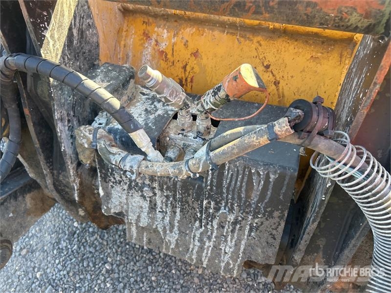 CAT 420 Ekskavatori-iekrāvēji