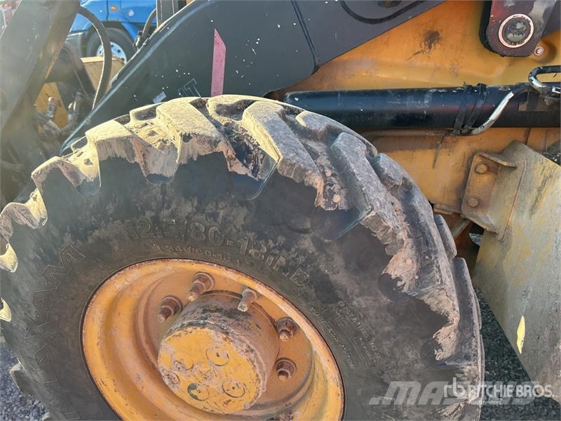 CAT 420 Ekskavatori-iekrāvēji