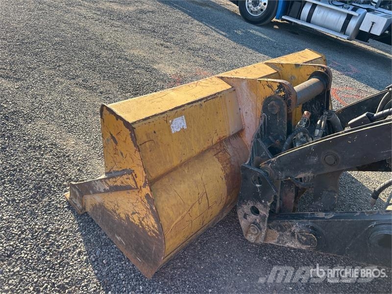 CAT 420 Ekskavatori-iekrāvēji