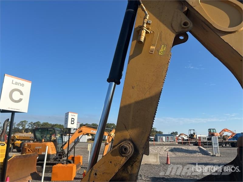 CAT 420E IT 反鏟裝載機