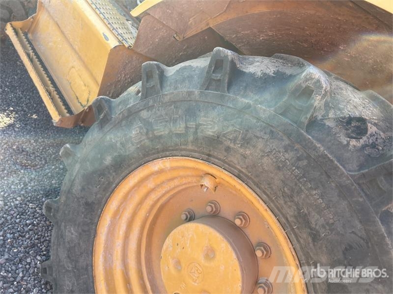CAT 420E IT 反鏟裝載機