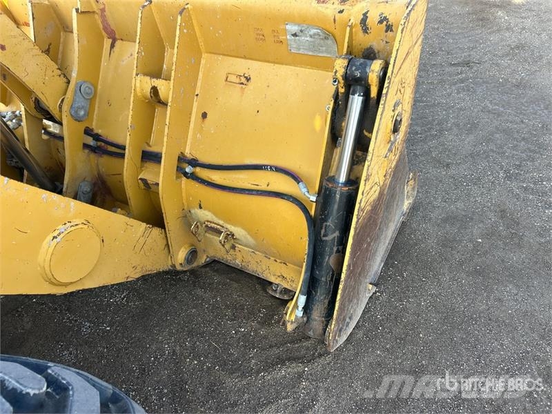 CAT 420F Kotrórakodók