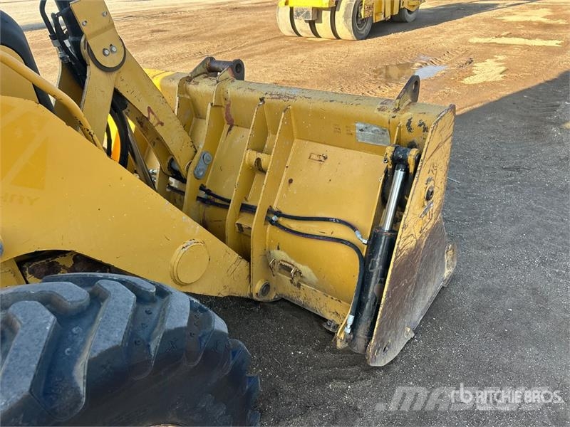 CAT 420F Kotrórakodók