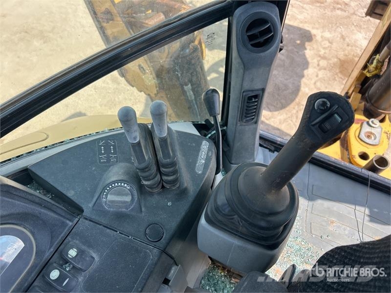 CAT 420FIT 4x4 Backhoe Loader Rendegravere