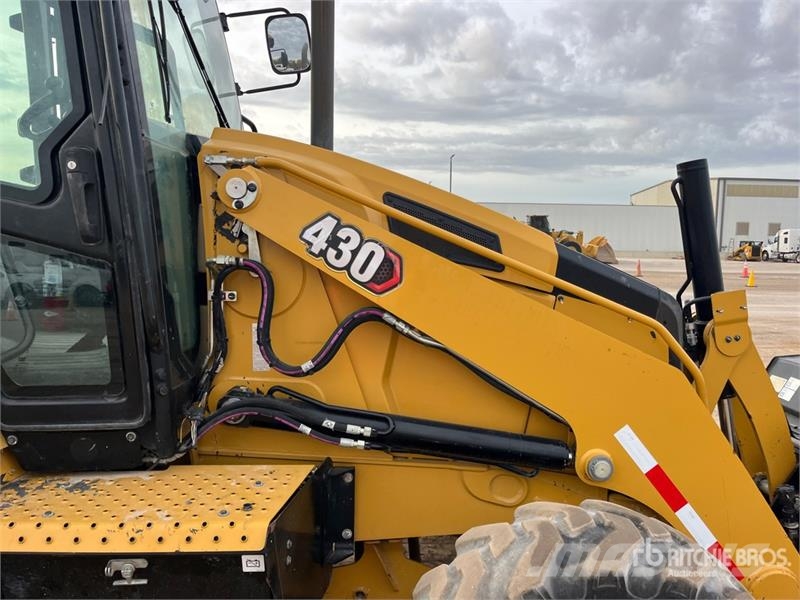 CAT 430 Retroescavadeiras
