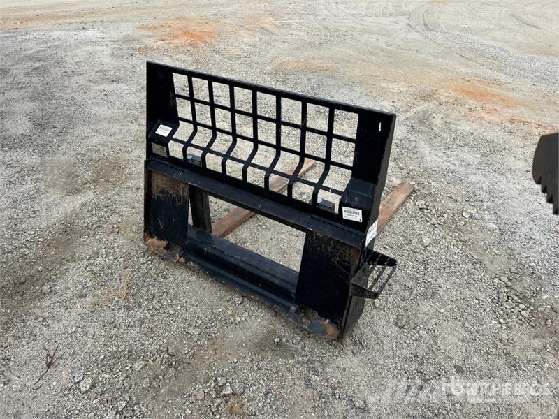 CAT 48 in Skid Steer Forks Vilice
