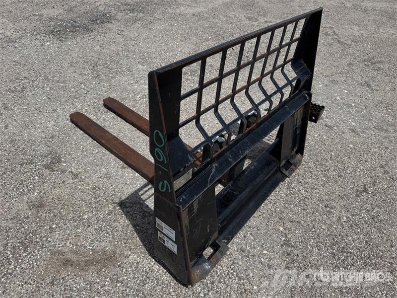 CAT 48 in Skid Steer Forks Δικράνες