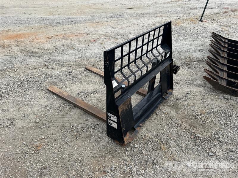 CAT 48 in Skid Steer Forks Vilice