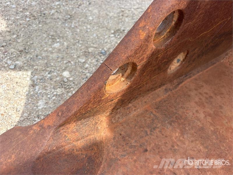 CAT 54 in Digging Excavator Bucket دلاء