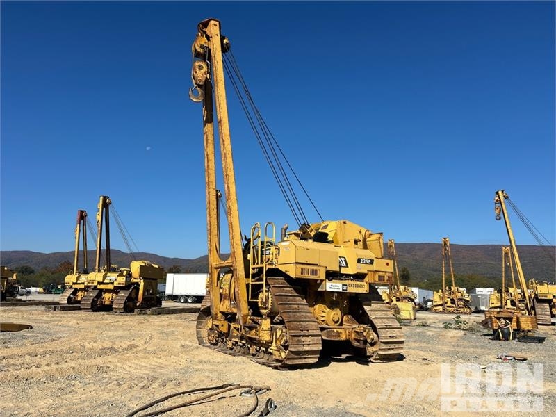 CAT 583T Csőfektető dózerek