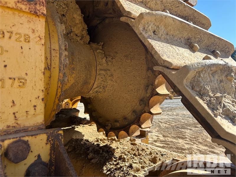 CAT 583T Csőfektető dózerek