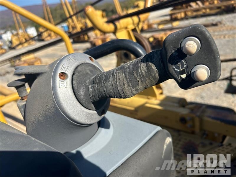 CAT 583T Csőfektető dózerek