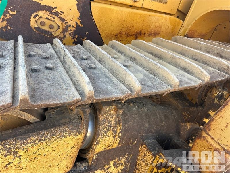 CAT 583T Csőfektető dózerek