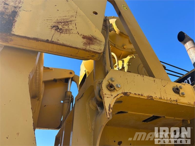 CAT 583T Csőfektető dózerek