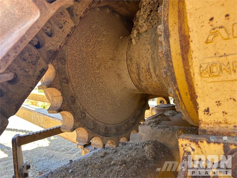 CAT 583T Csőfektető dózerek