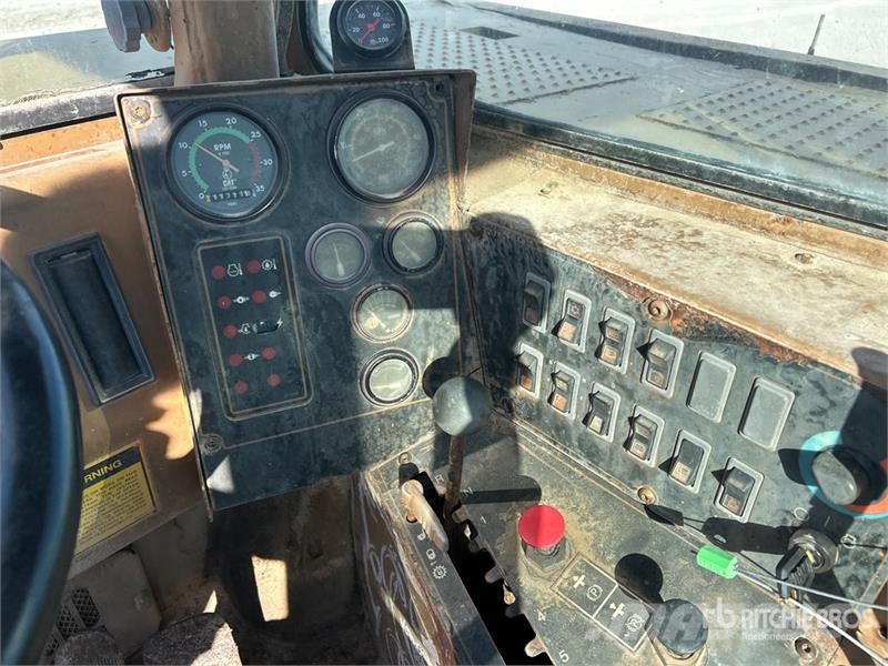 CAT 613C 4500 gal 4x4 Water Wagon 水車