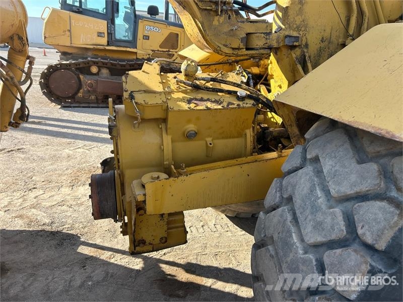 CAT 613C 4500 gal 4x4 Water Wagon 水車