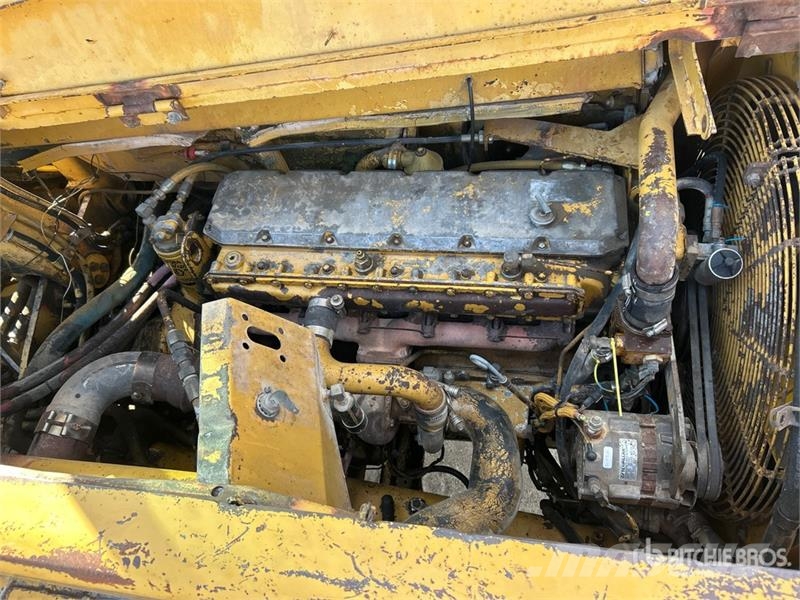 CAT 613C 4500 gal 4x4 Water Wagon 水車