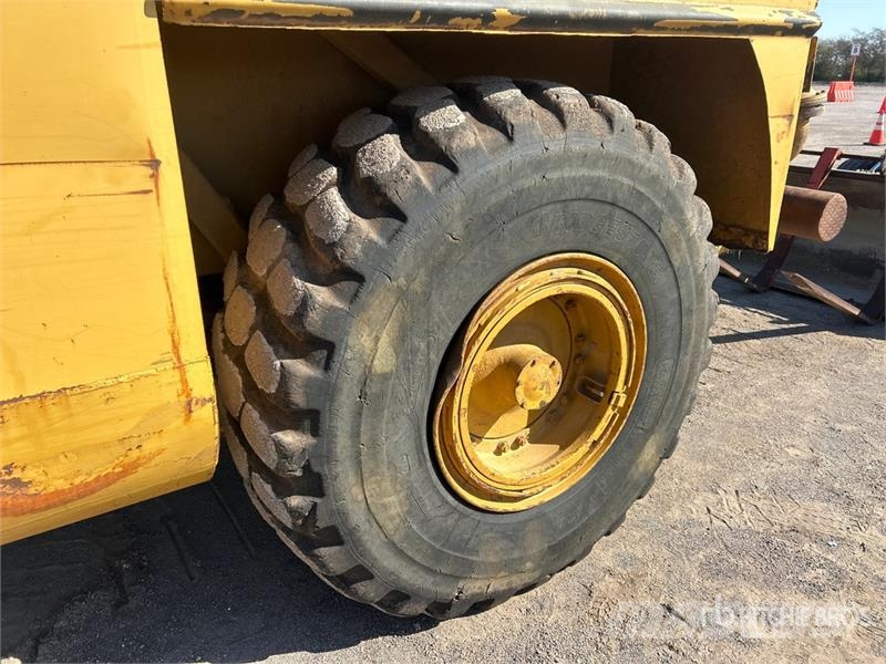 CAT 613C 5000 gal 4x4 Water Wagon Vanningsvogn for støvdemping