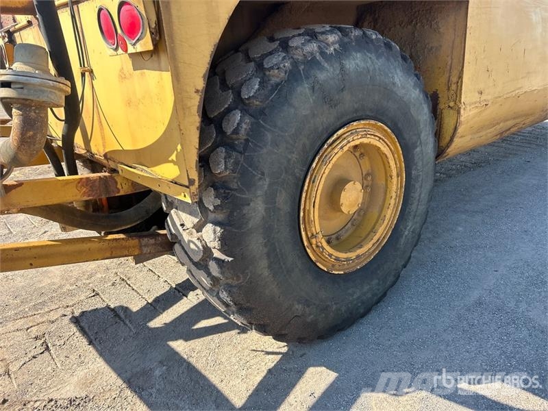 CAT 613C 5000 gal 4x4 Water Wagon Vanningsvogn for støvdemping