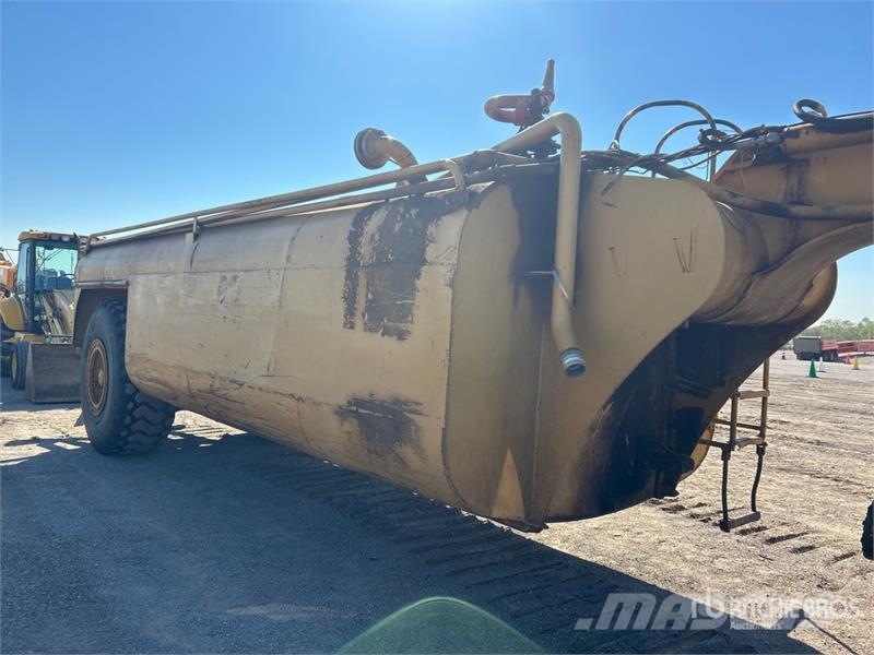 CAT 613C 5000 gal 4x4 Water Wagon Vanningsvogn for støvdemping
