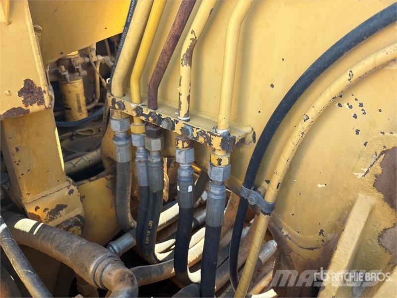 CAT 613C Motor Scraper كاشطات