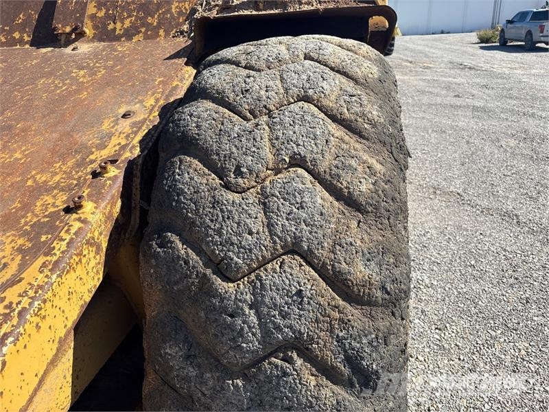 CAT 613C Motor Scraper كاشطات