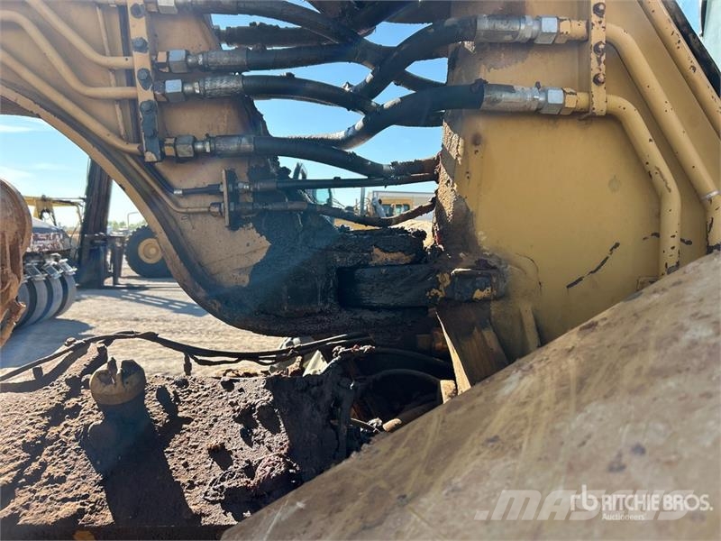 CAT 613C Motor Scraper Scrapers