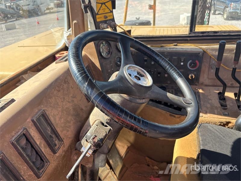 CAT 613C Motor Scraper كاشطات