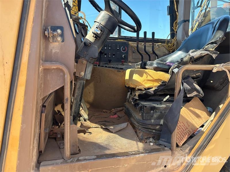 CAT 613C Motor Scraper كاشطات