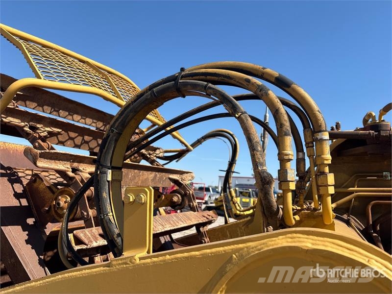 CAT 613C Motor Scraper كاشطات