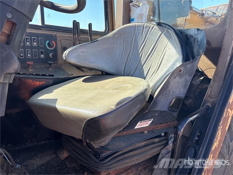 CAT 613C Motor Scraper كاشطات