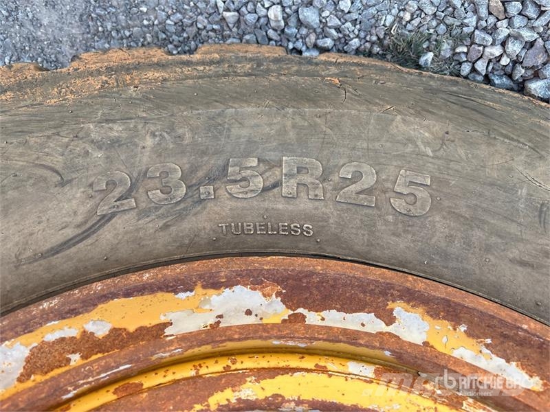CAT 613C Motor Scraper كاشطات