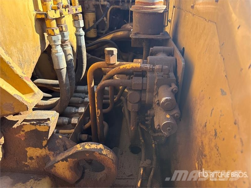 CAT 613C Motor Scraper كاشطات