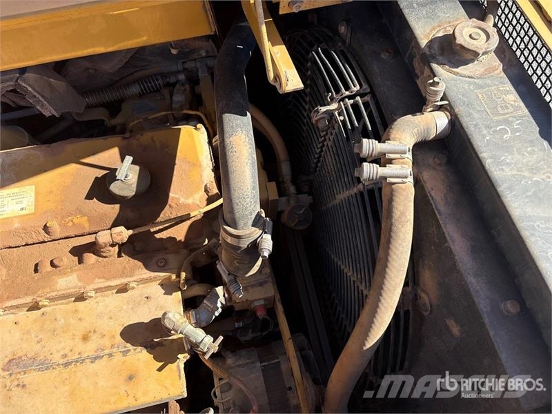 CAT 613C Motor Scraper كاشطات