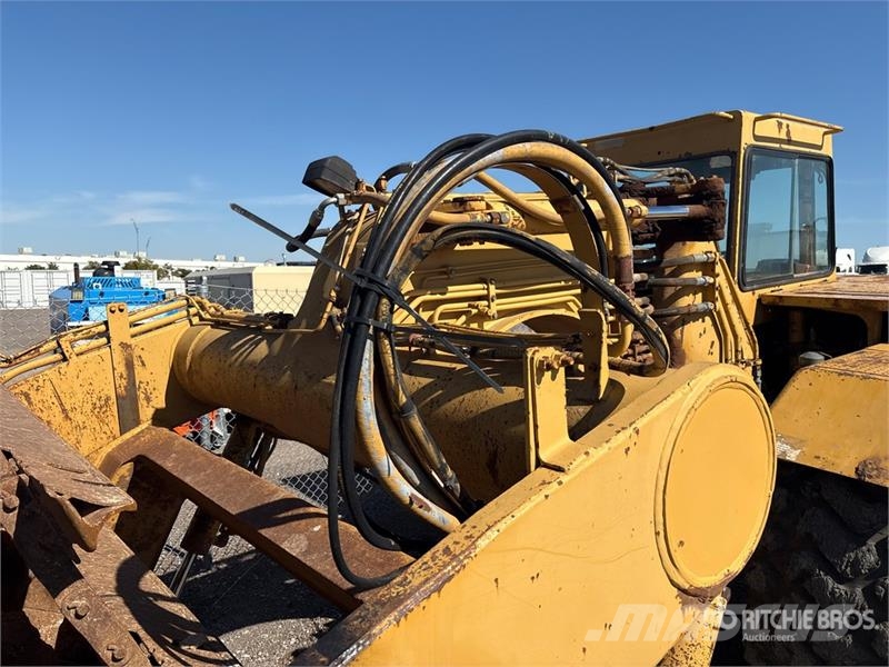 CAT 613C Motor Scraper كاشطات