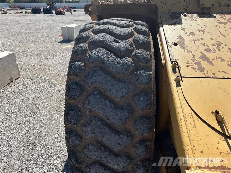 CAT 613C Motor Scraper كاشطات