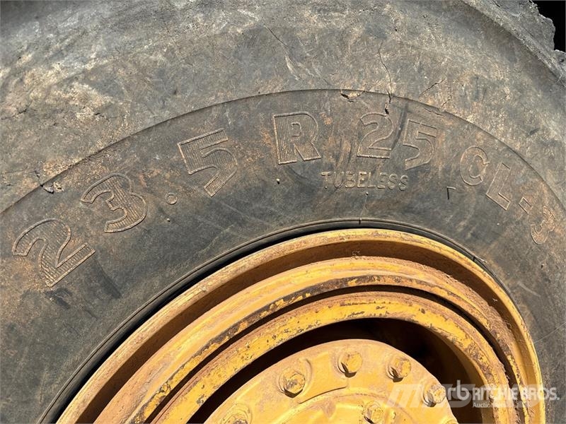 CAT 613C Motor Scraper كاشطات