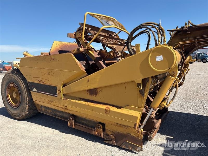 CAT 613C Motor Scraper كاشطات