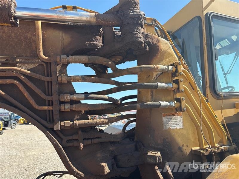 CAT 613C Motor Scraper كاشطات