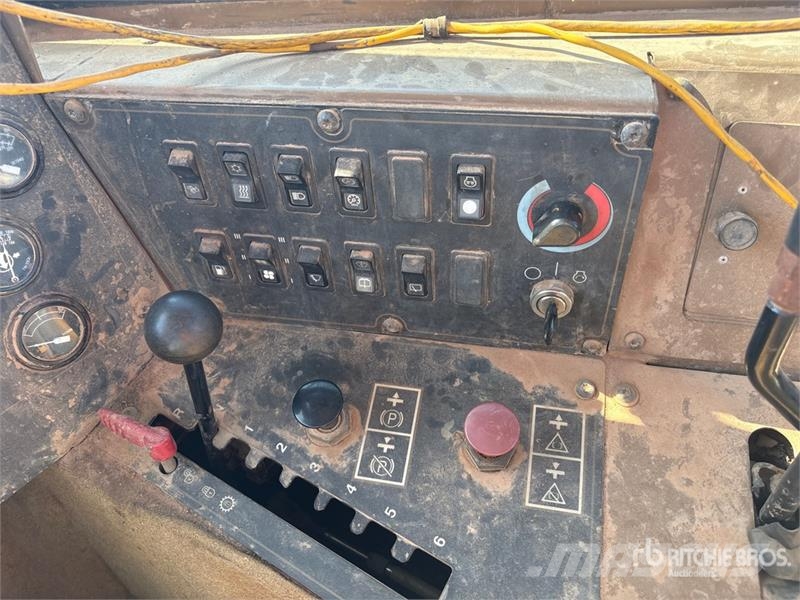 CAT 613C Motor Scraper كاشطات