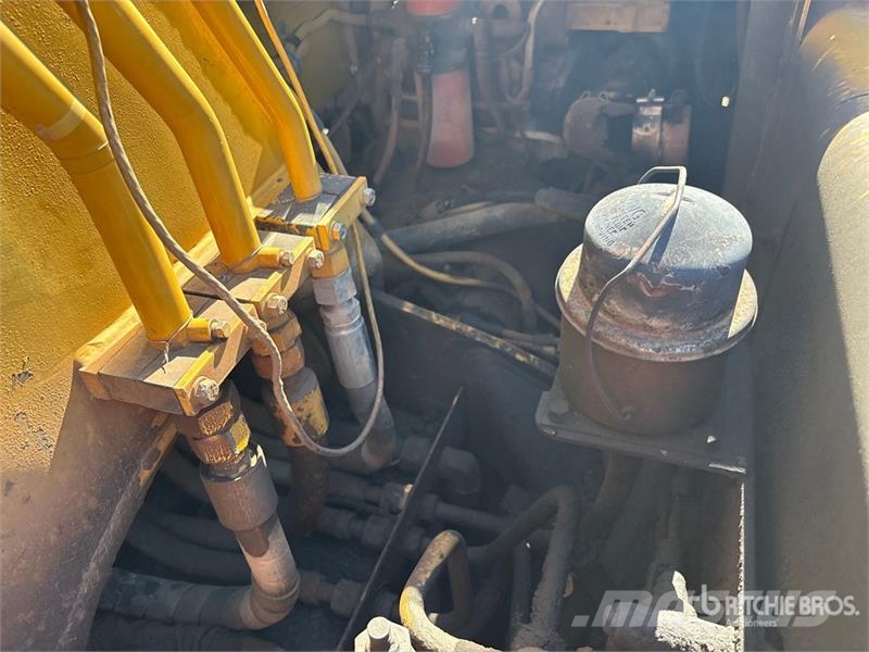 CAT 613C Motor Scraper كاشطات